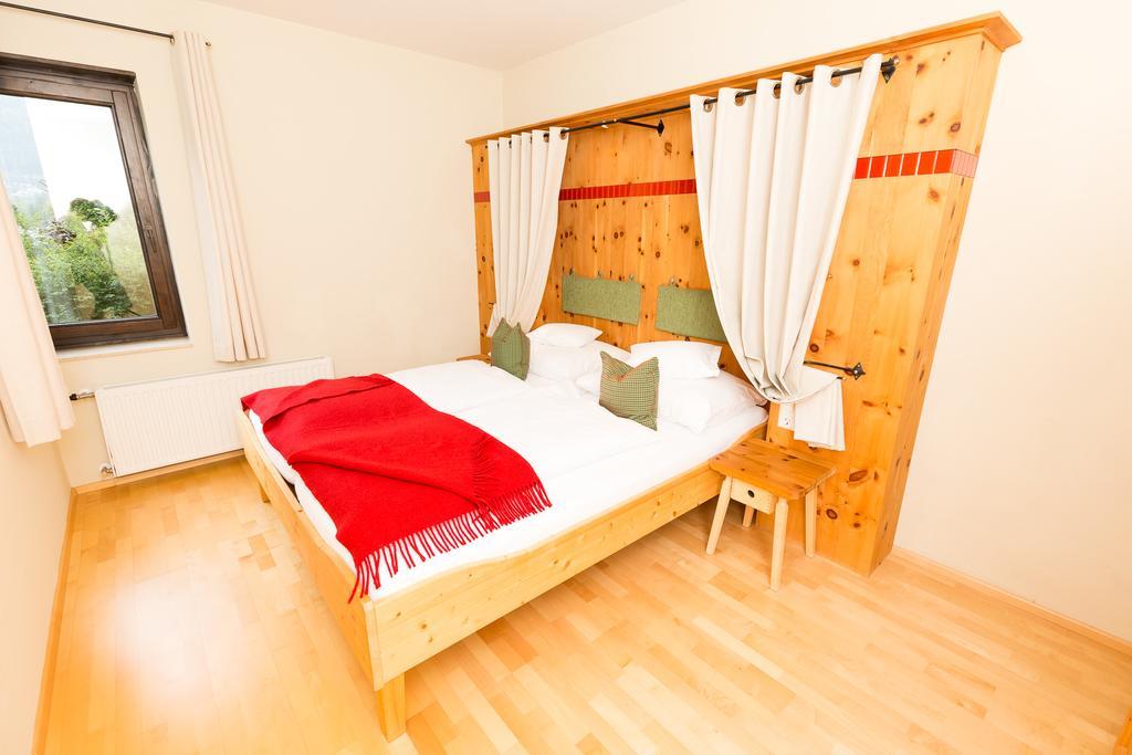 Ortners Mauerwirt - Leistbarer Luxus Apartment Бад Клайнкирххайм Екстериор снимка