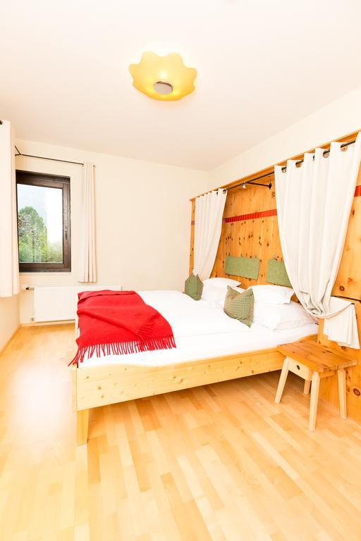 Ortners Mauerwirt - Leistbarer Luxus Apartment Бад Клайнкирххайм Екстериор снимка